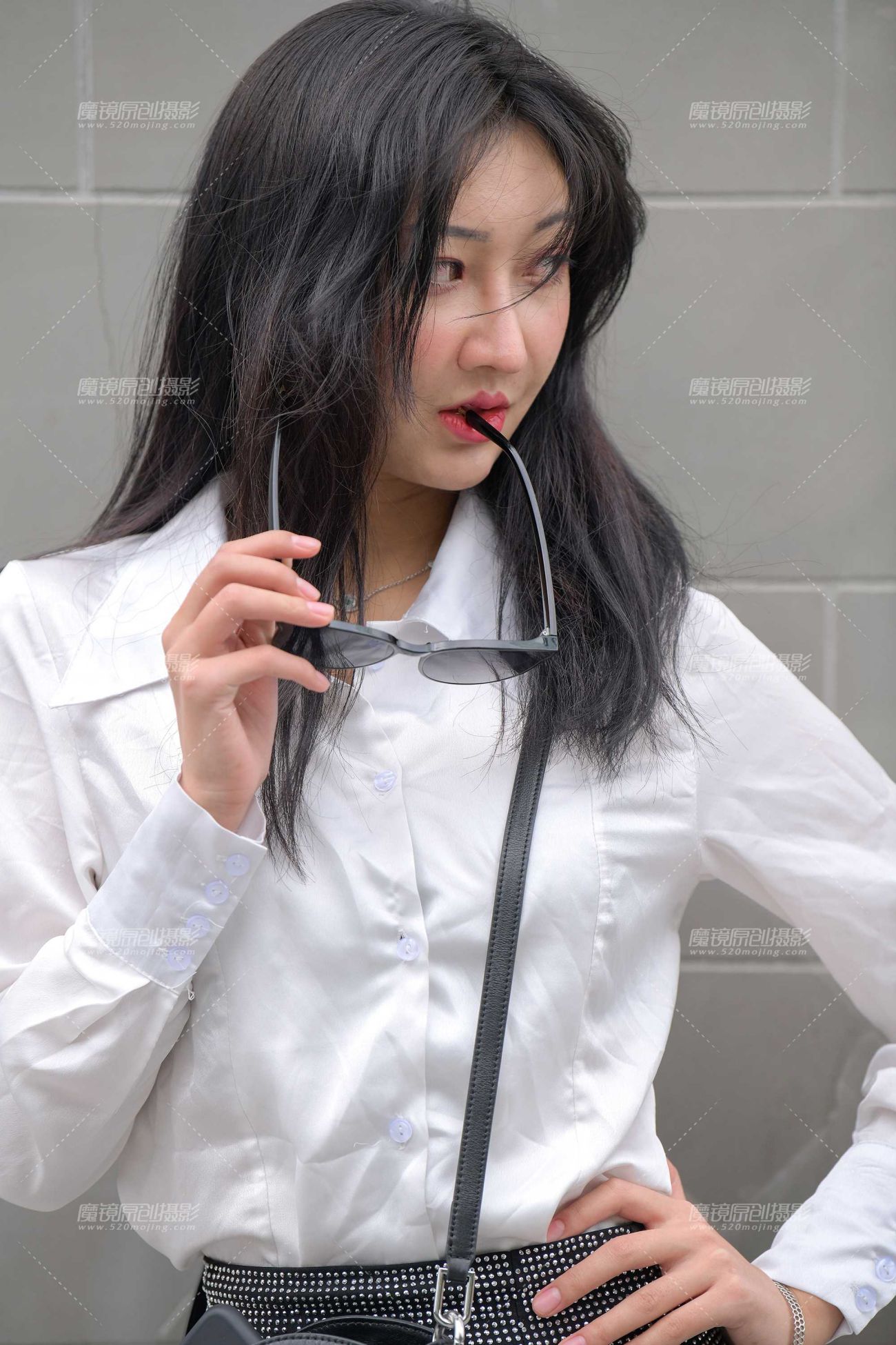 [街拍美腿]细腿翘臀肉丝御姐街边大秀好身材 (20)