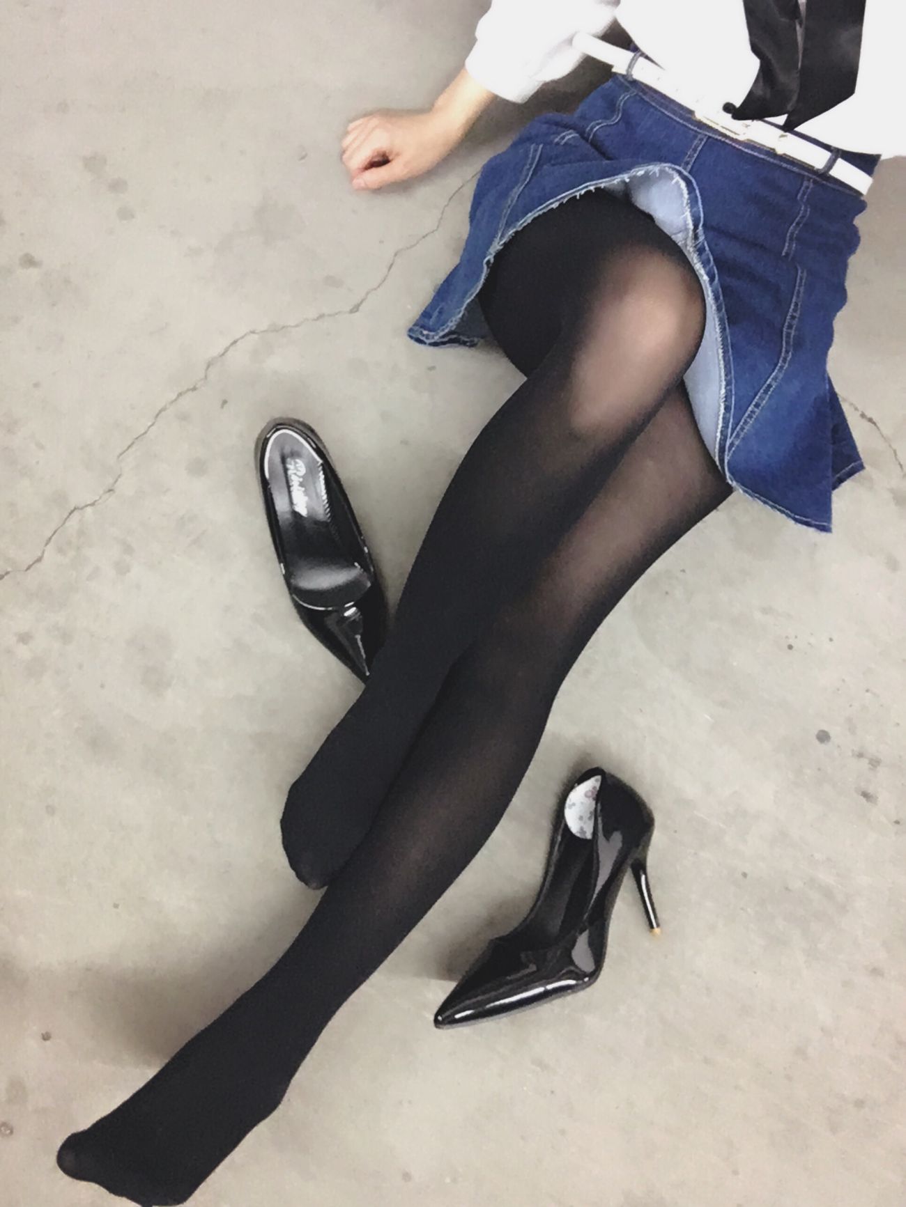 白天使小女友的黑白丝腿 (1)