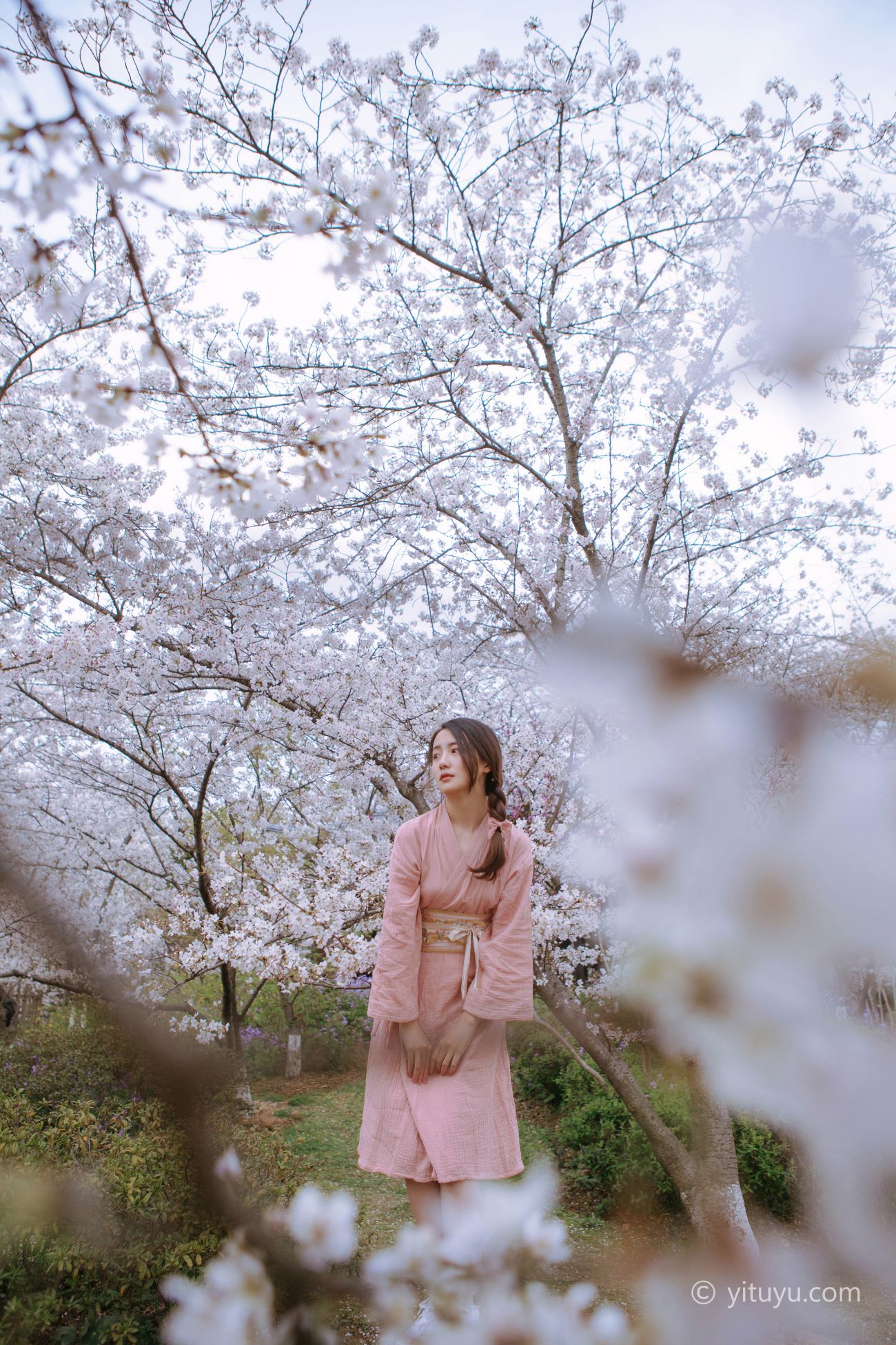 YITUYU艺图语模特唯美写真2021.05.19期起风渐暖樱花将灿一只小四月 (20)