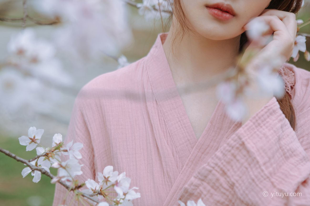 YITUYU艺图语模特唯美写真2021.05.19期起风渐暖樱花将灿一只小四月 (12)