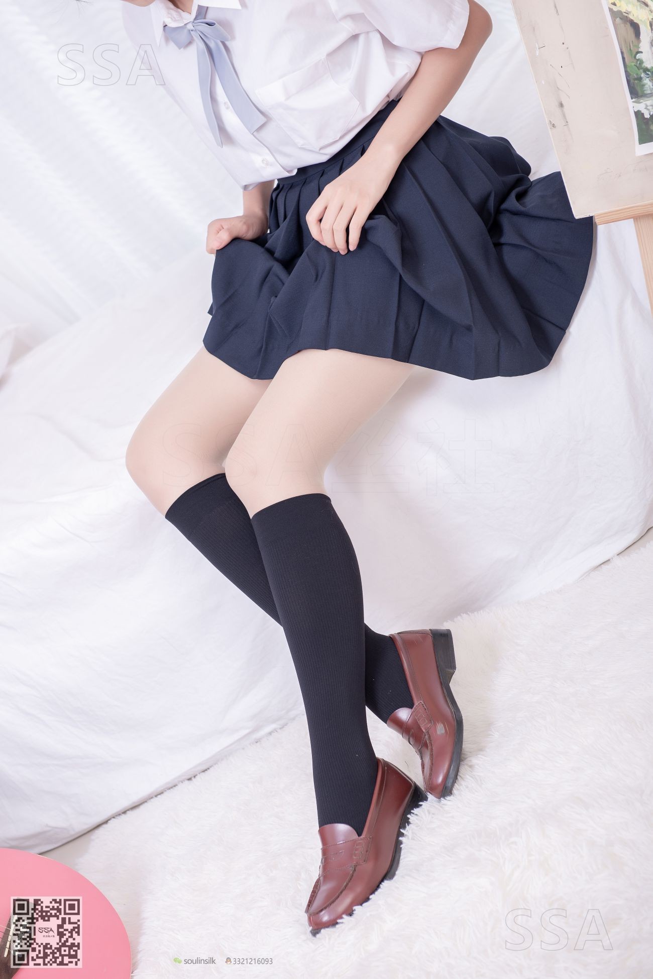 SSA丝社嫩模丝袜美脚写真第No.181期小佩的酒窝少女JK制服肉丝黑袜 (7)