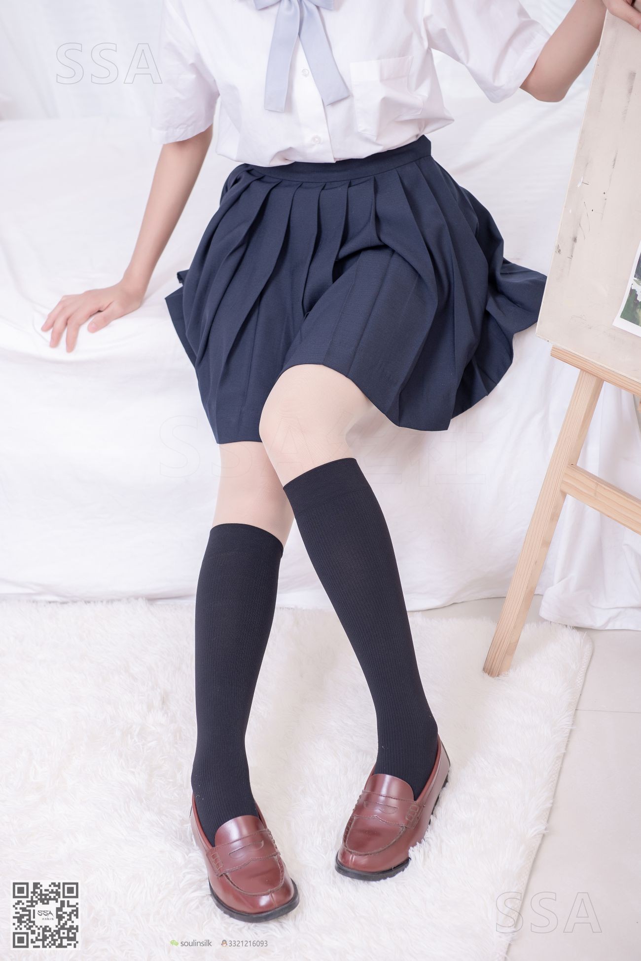 SSA丝社嫩模丝袜美脚写真第No.181期小佩的酒窝少女JK制服肉丝黑袜 (5)