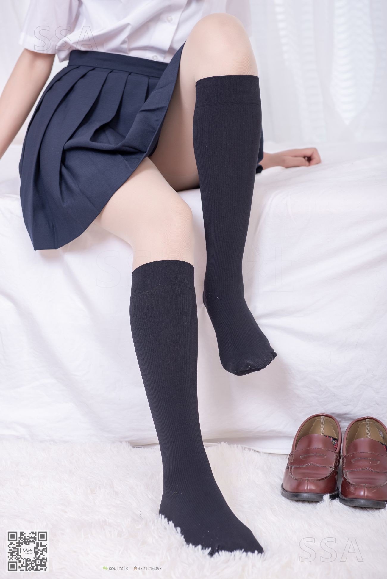 SSA丝社嫩模丝袜美脚写真第No.181期小佩的酒窝少女JK制服肉丝黑袜 (16)