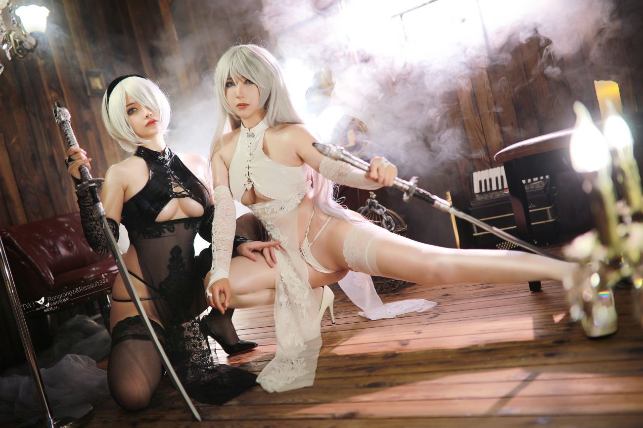 微博美少女小容仔咕咕咕&前羽Cosplay性感写真尼尔2B双人旗袍 (4)