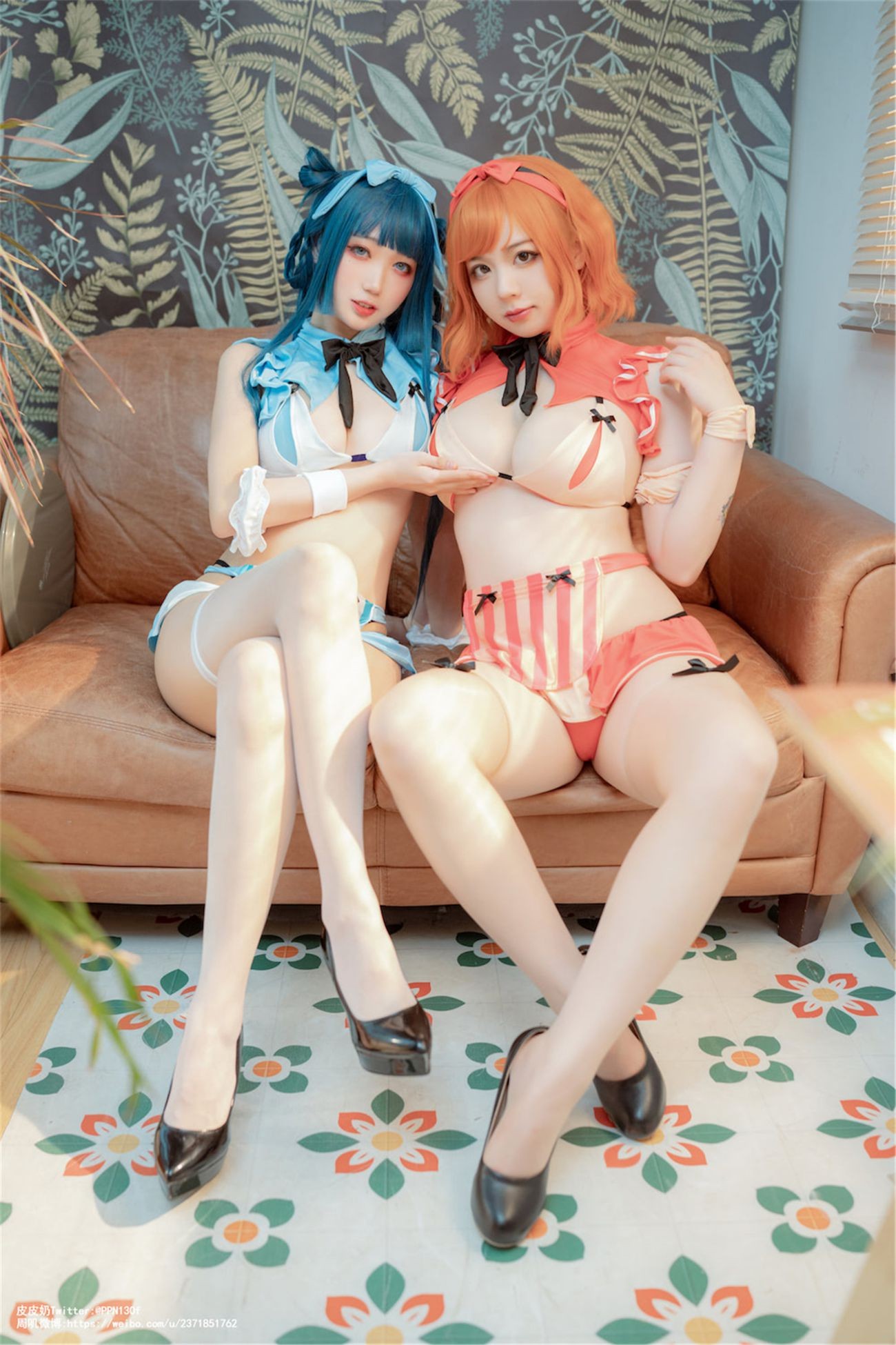 皮皮奶可可爱了啦&周叽是可爱兔兔Cosplay性感写真服务员 (6)