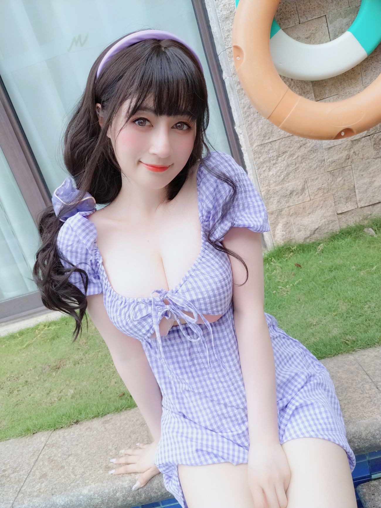 微博美少女白银Cosplay性感写真夏日的格子连衣裙 (55)