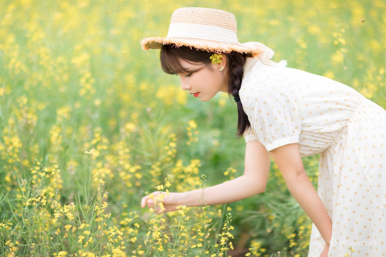 YITUYU艺图语模特唯美写真2021.04.01期生如夏花湘湘 (11)