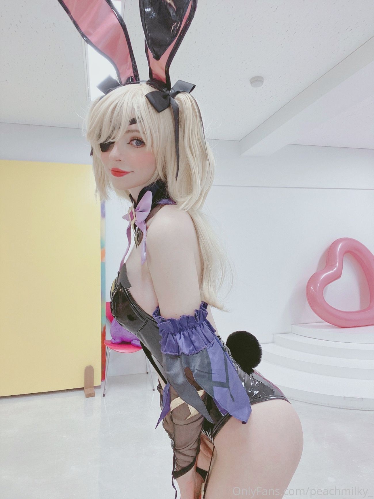 Peach milky Fischl Playboy Bunny Genshin Impact (20)