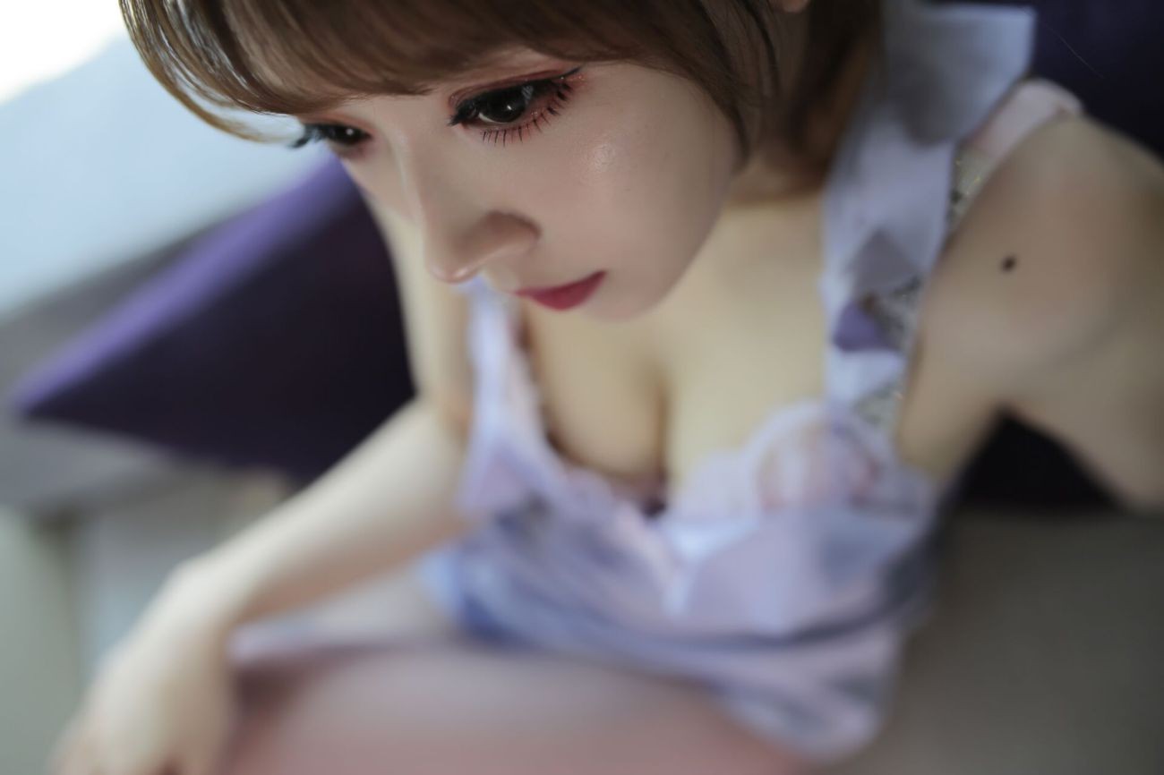 微博美少女小女巫露娜Cosplay性感写真粉紫兔兔 (6)