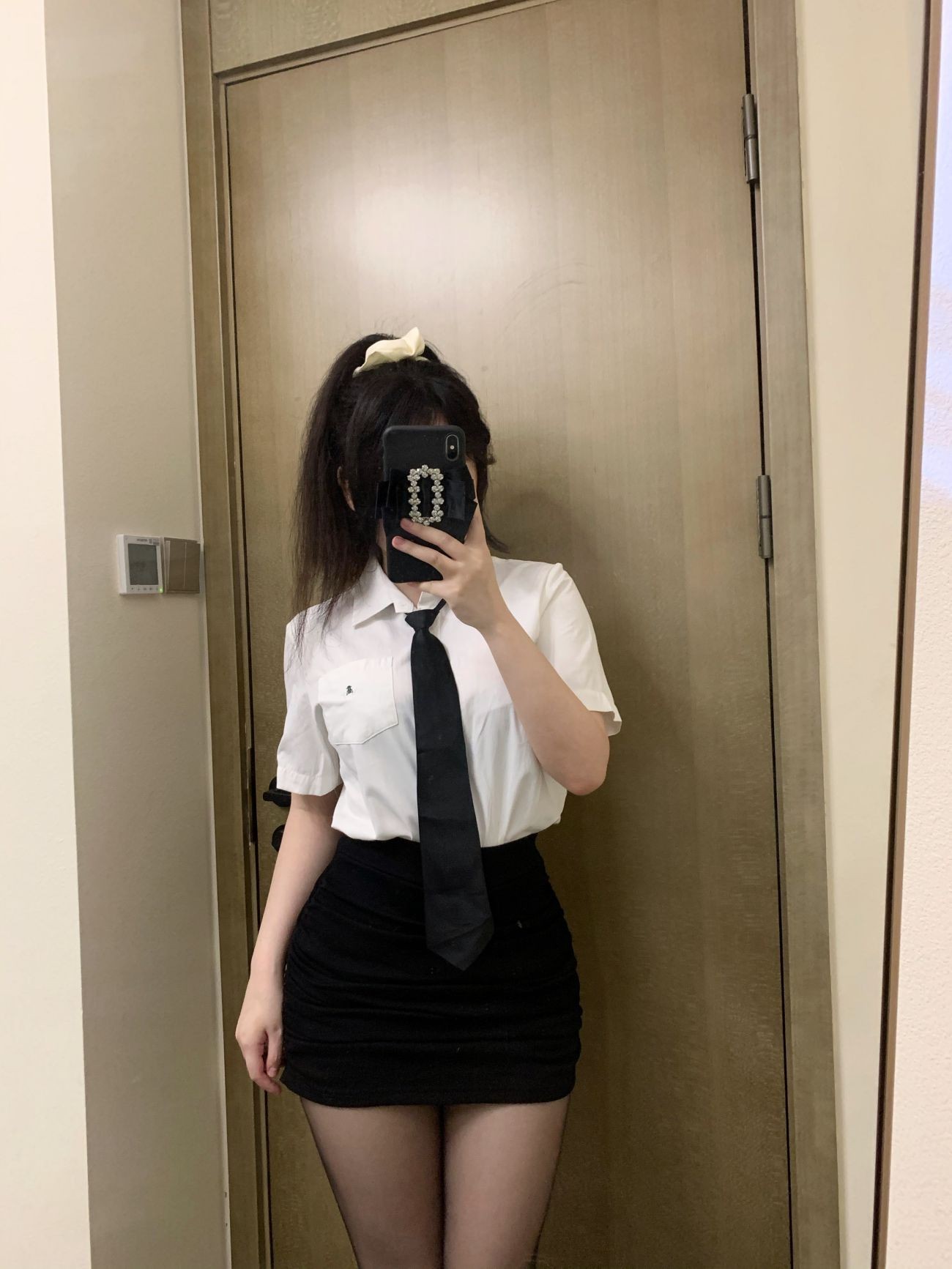 微博美少女是依酱呀Cosplay性感写真刚入职的新人 (19)