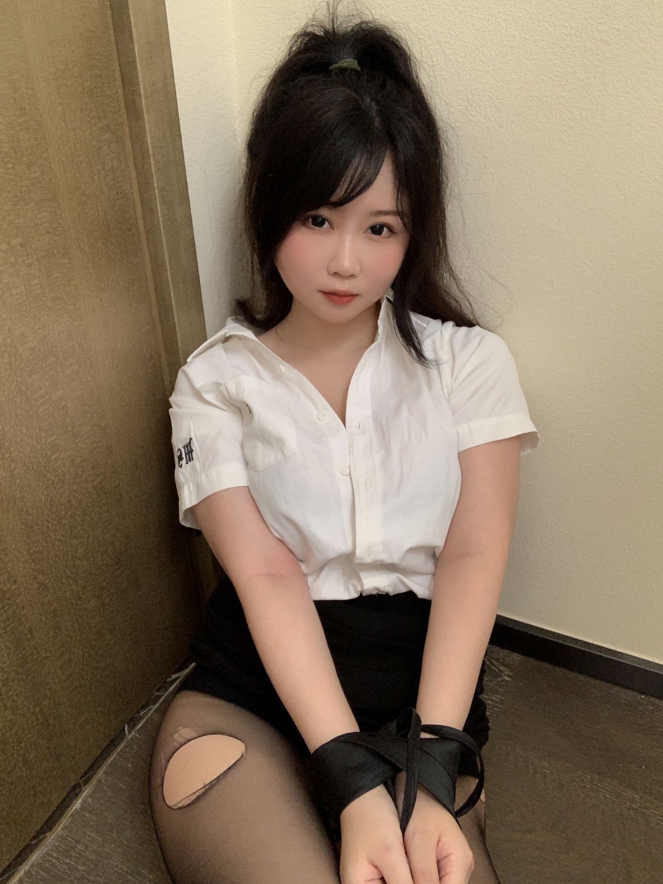 微博美少女是依酱呀Cosplay性感写真刚入职的新人 (4)