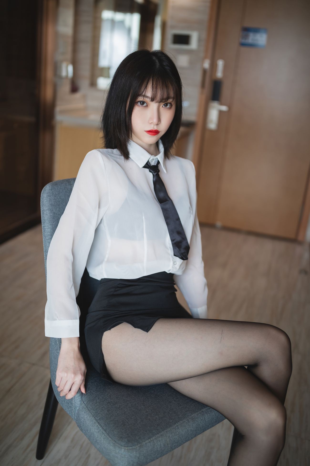 微博美少女许岚Cosplay性感写真OL制服 (2)