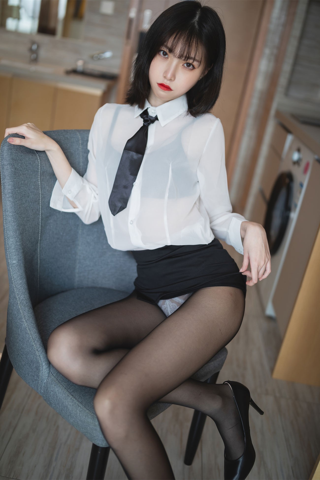 微博美少女许岚Cosplay性感写真OL制服 (1)