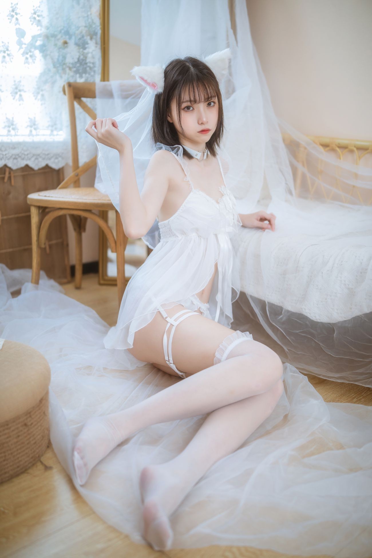 微博美少女许岚Cosplay性感写真少女白色裙 (14)