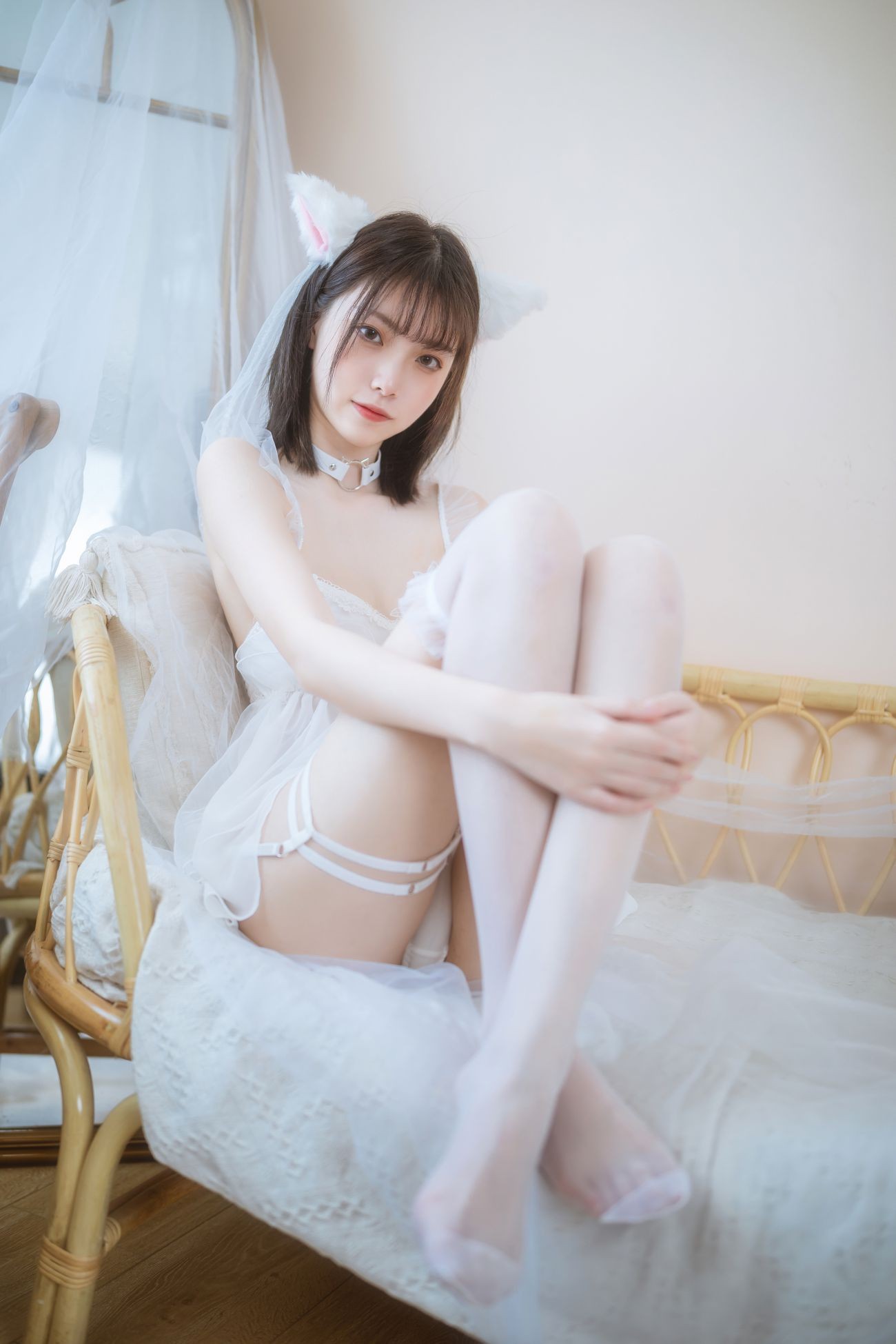 微博美少女许岚Cosplay性感写真少女白色裙 (28)