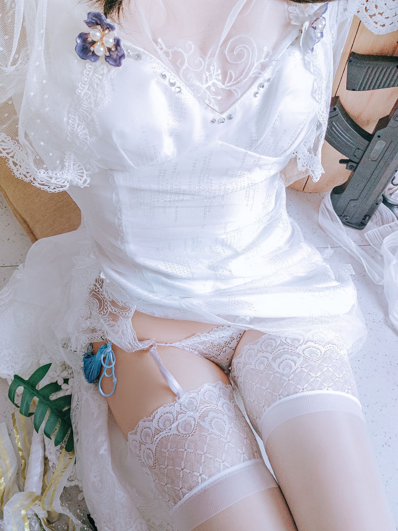 微博美少女日奈娇Cosplay性感写真95式婚纱 (51)