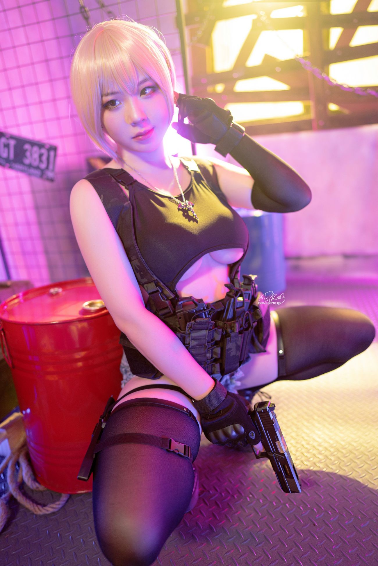 微博美少女皮皮奶可可爱了啦Cosplay性感写真战术背心 (1)