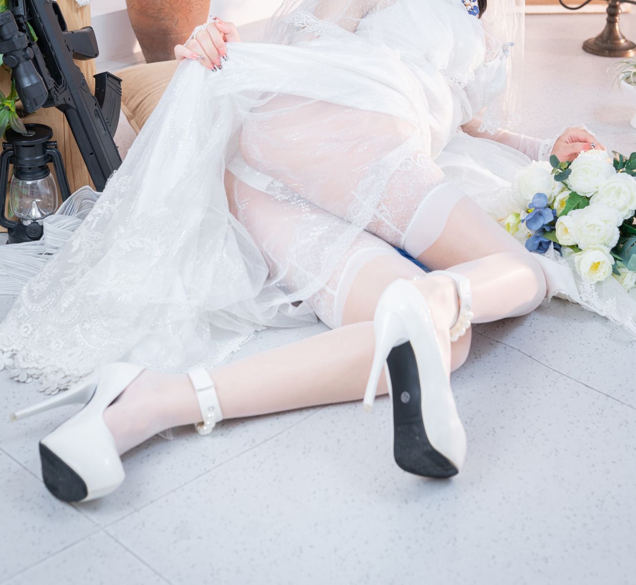 微博美少女日奈娇Cosplay性感写真95式婚纱 (24)