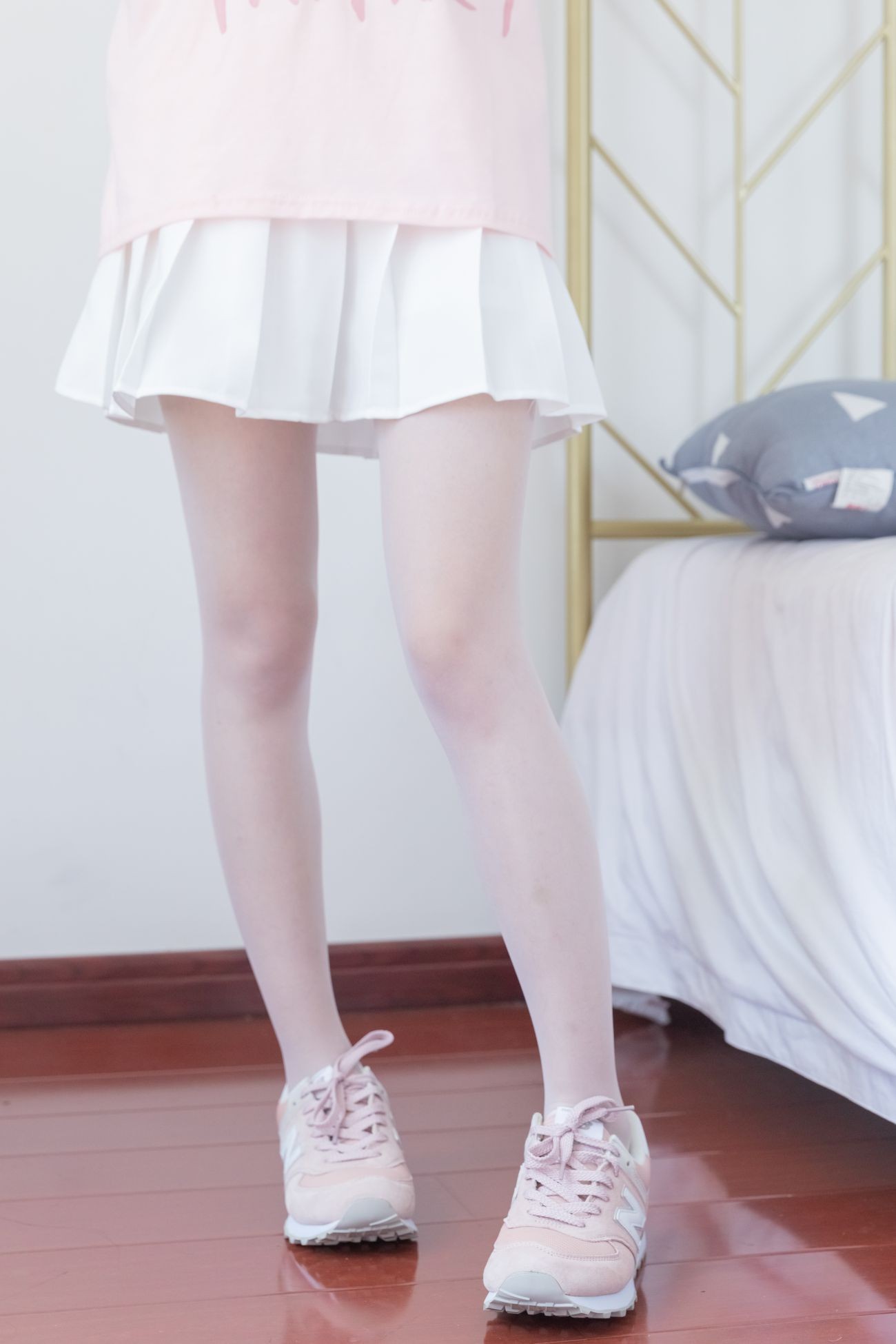 物恋传媒美少女丝袜美脚写真第No.868期雪儿生如夏花 (2)