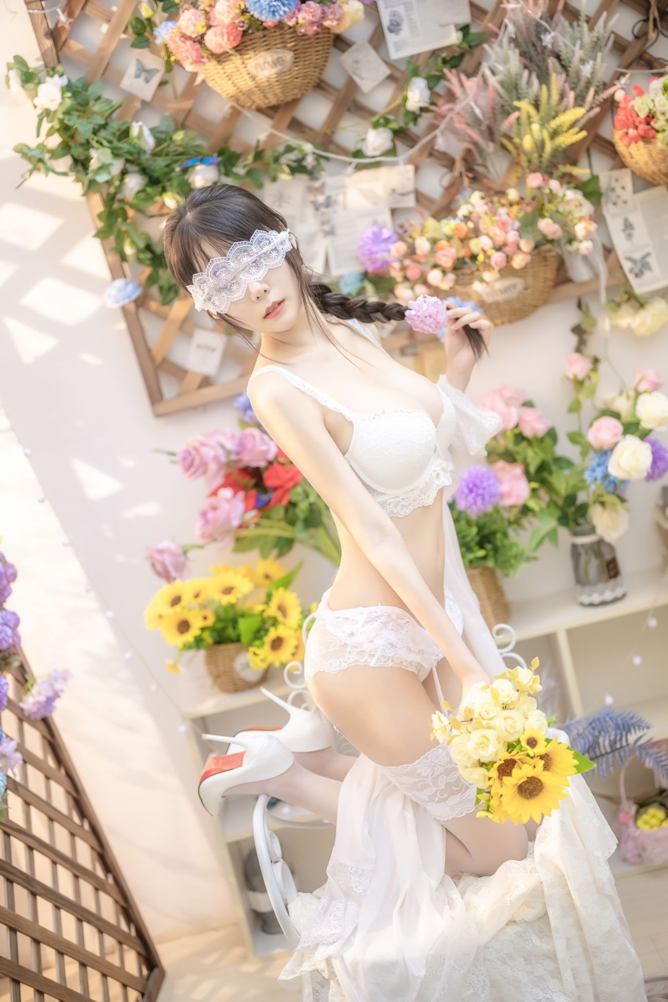 微博美少女香草喵露露Cosplay性感写真白色玫瑰 (30)