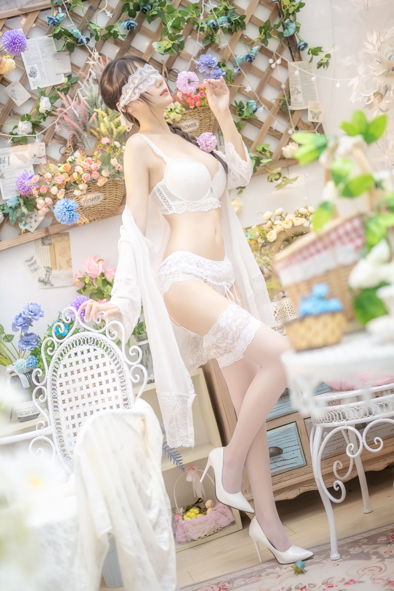 微博美少女香草喵露露Cosplay性感写真白色玫瑰 (9)