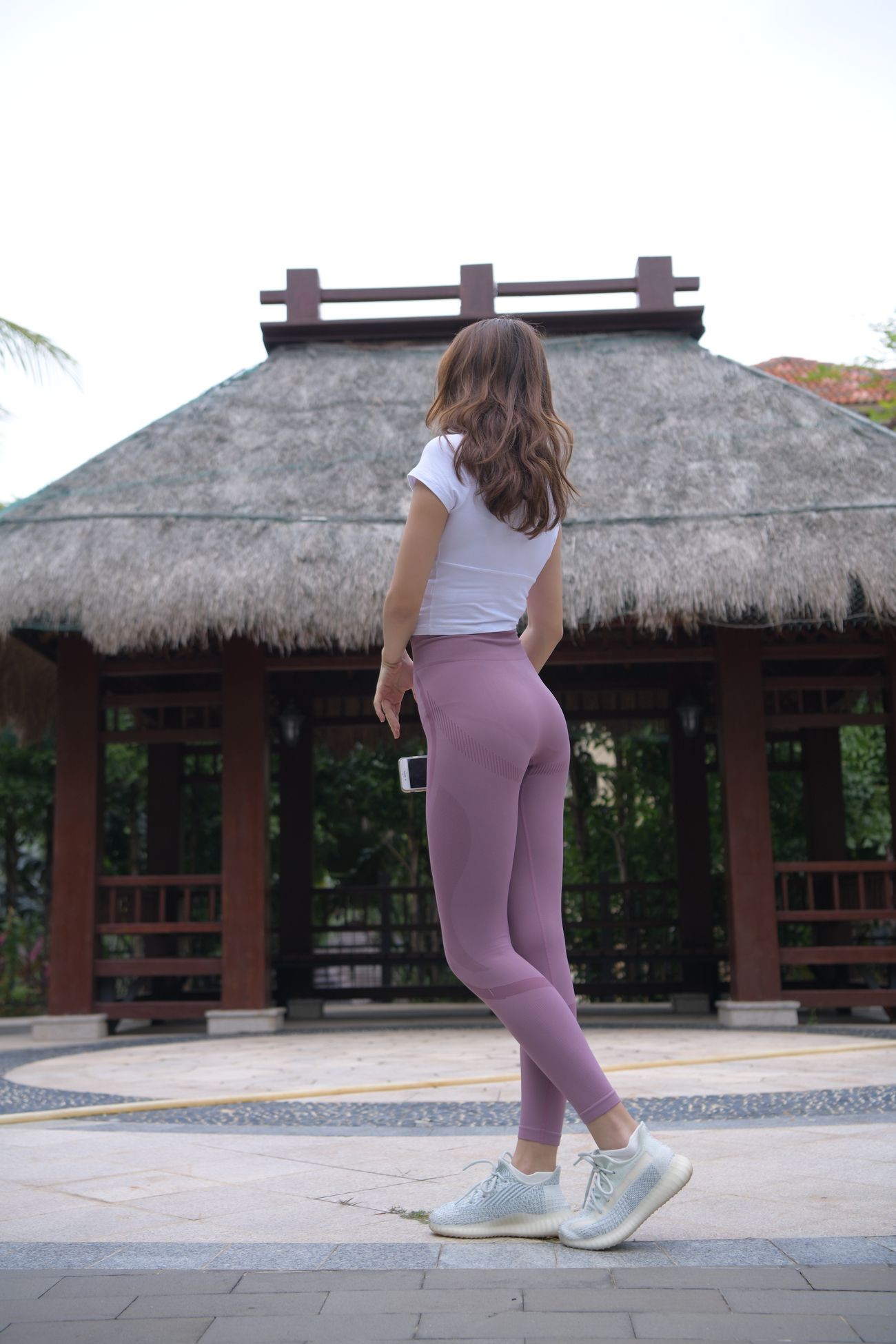 一只麋鹿旅拍摄影作品紫色瑜伽裤美女 (74)