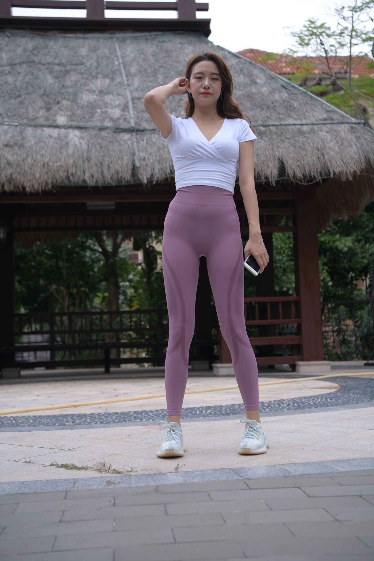 一只麋鹿旅拍摄影作品紫色瑜伽裤美女 (81)