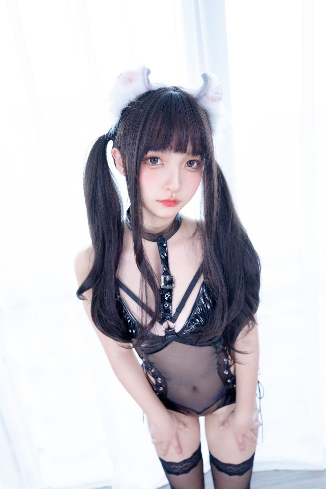 微博美少女神楽板真冬Cosplay性感写真黑丝与黑胶 (2)