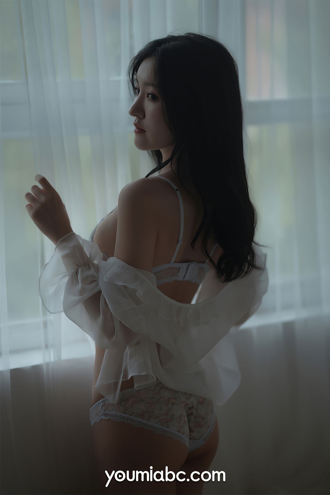 YouMi尤蜜性感模特写真第2021.04.02期飘窗幻梦沈梦瑶 (6)