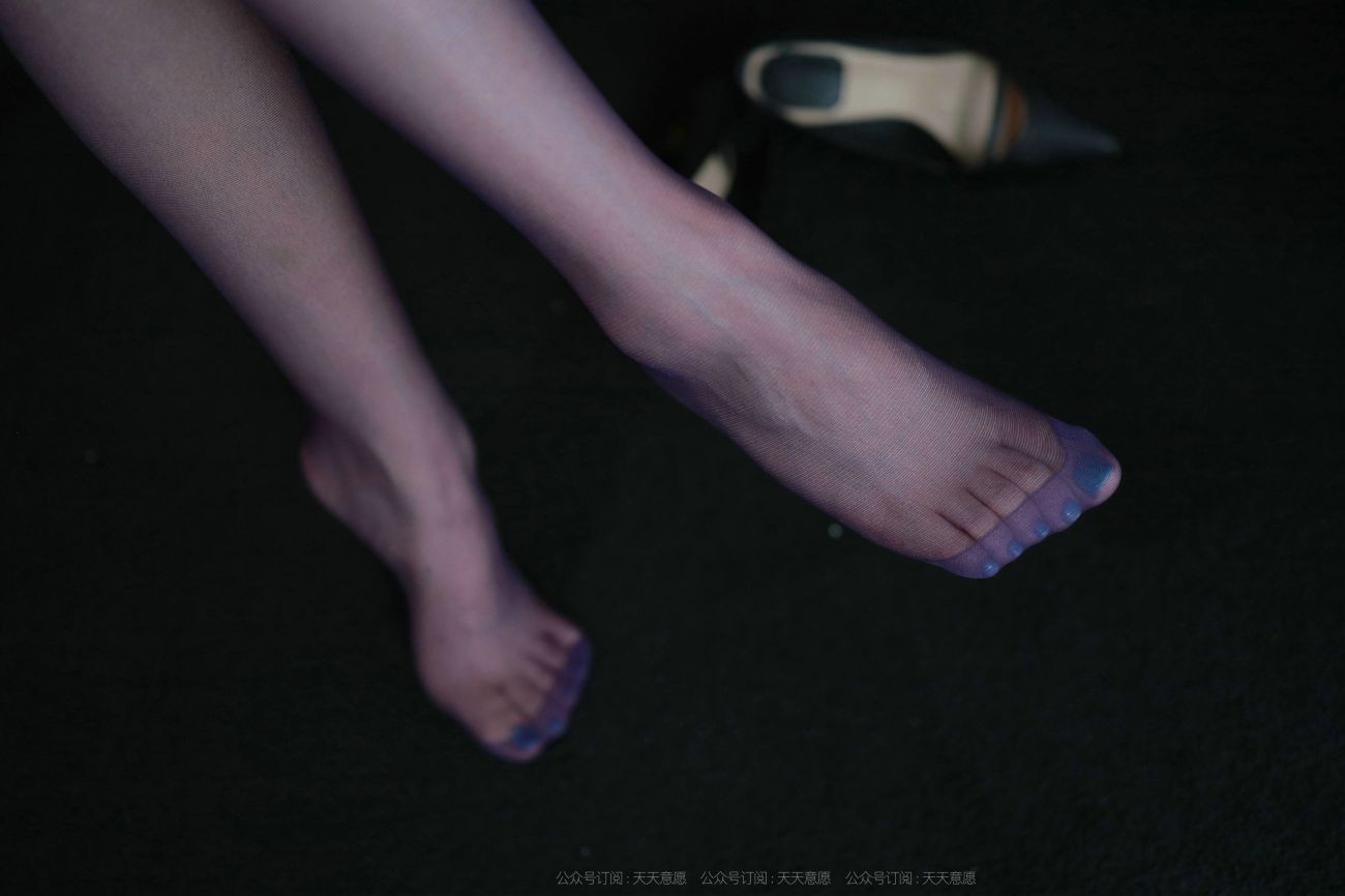 IESS异思趣向腿模丝袜美足写真紫薇姹紫嫣红 (91)