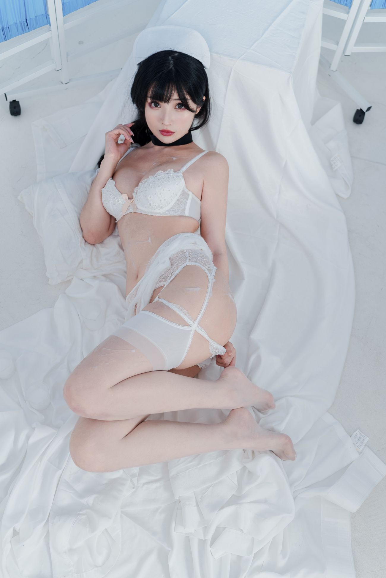 微博美少女rioko凉凉子Cosplay性感写真采集室实习护士 (38)