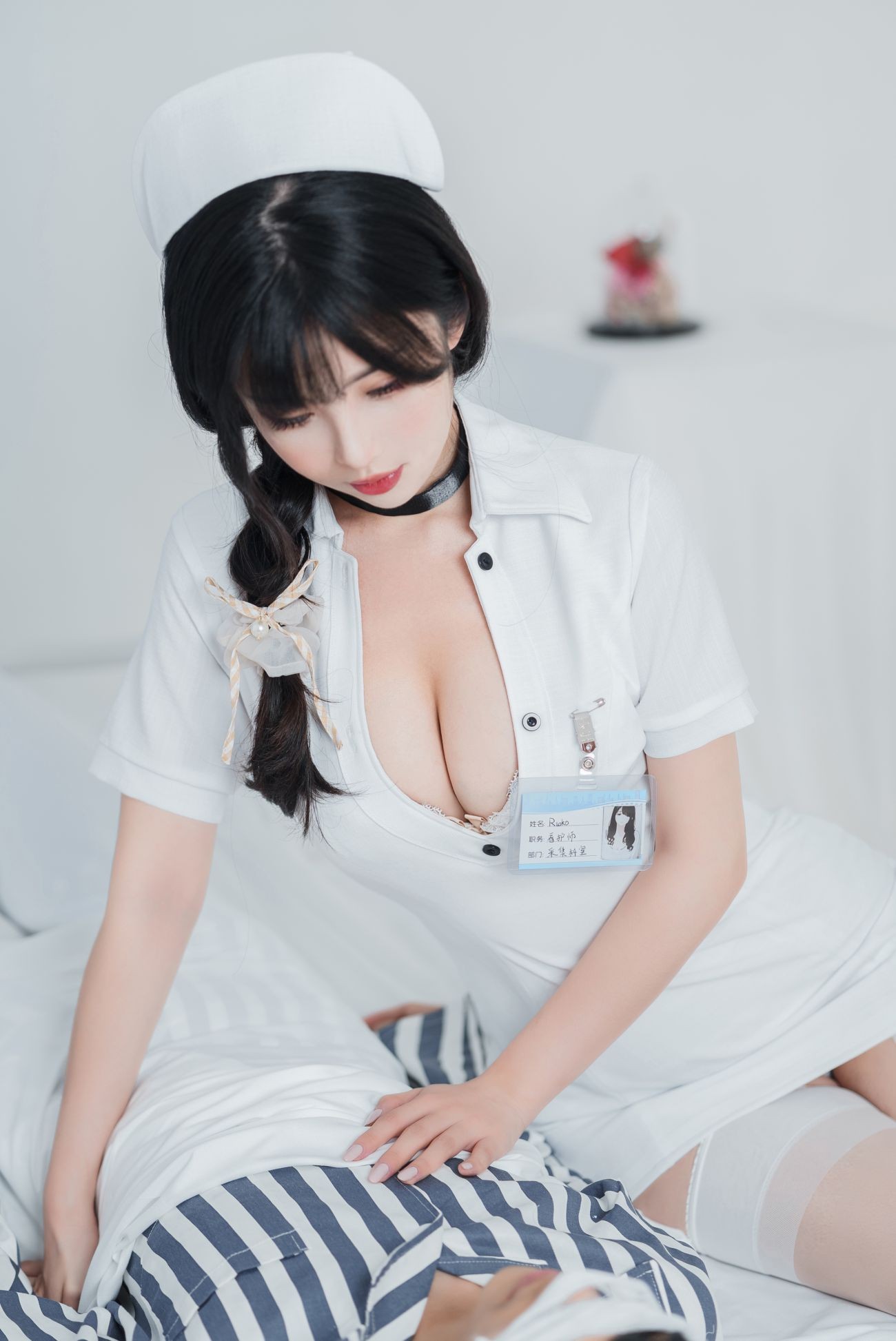 微博美少女rioko凉凉子Cosplay性感写真采集室实习护士 (9)