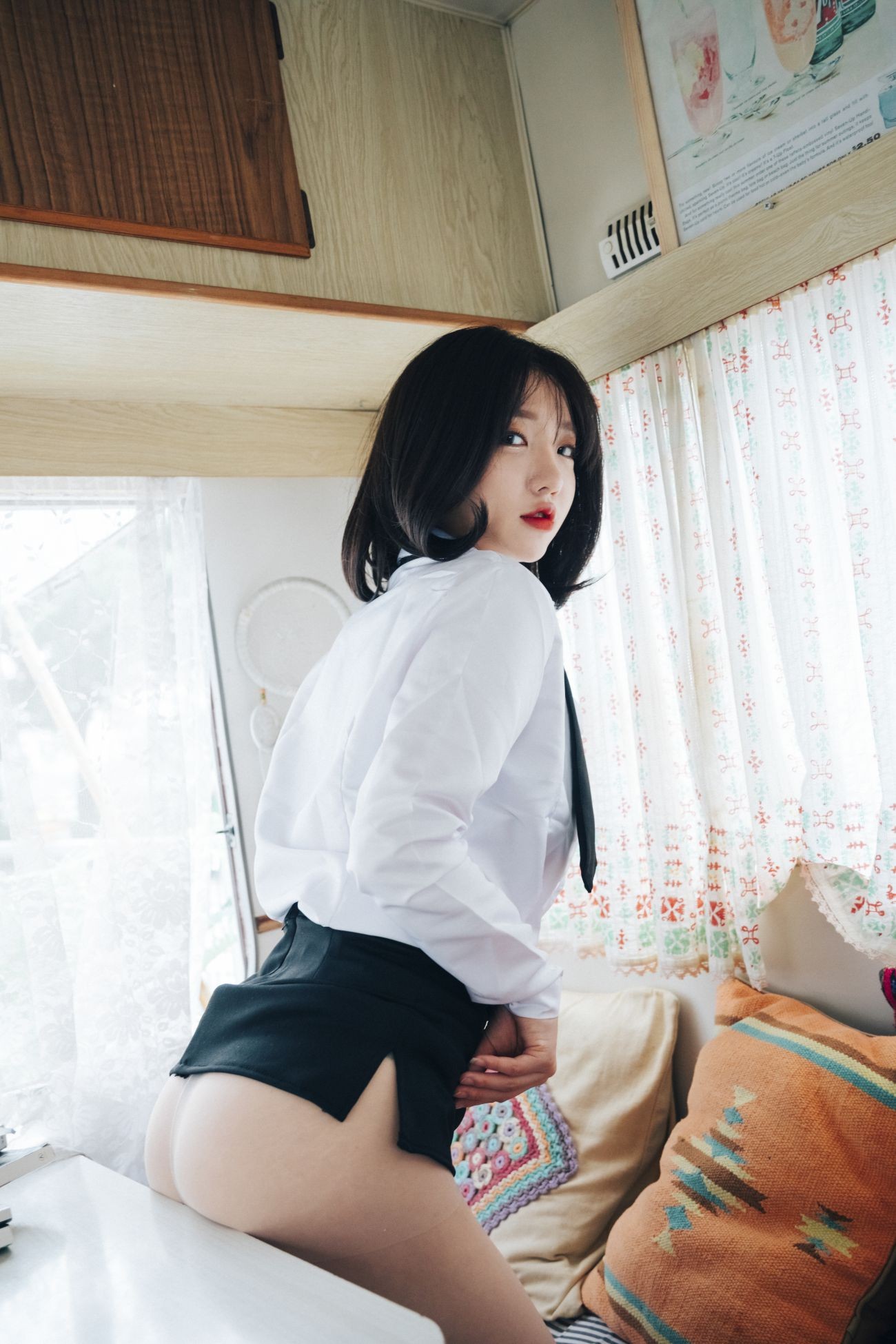 LOOZY Yeeun Officegirl's Vacation Vol.2 (10)