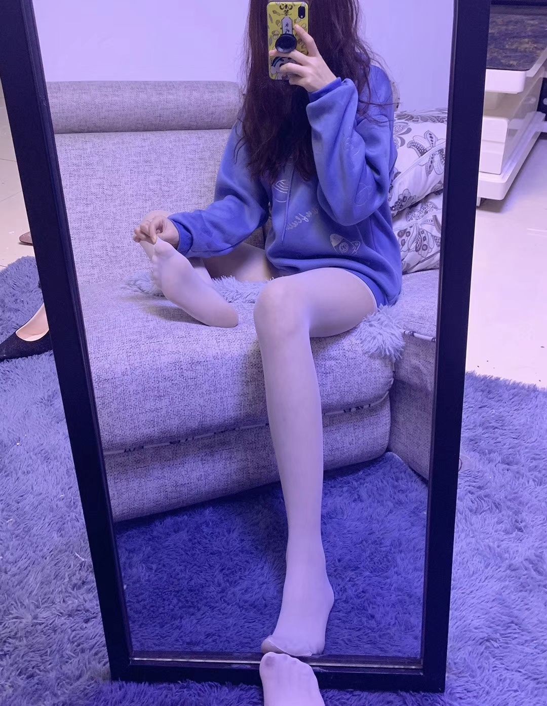 提袜少女镜前秀丝腿 (20)