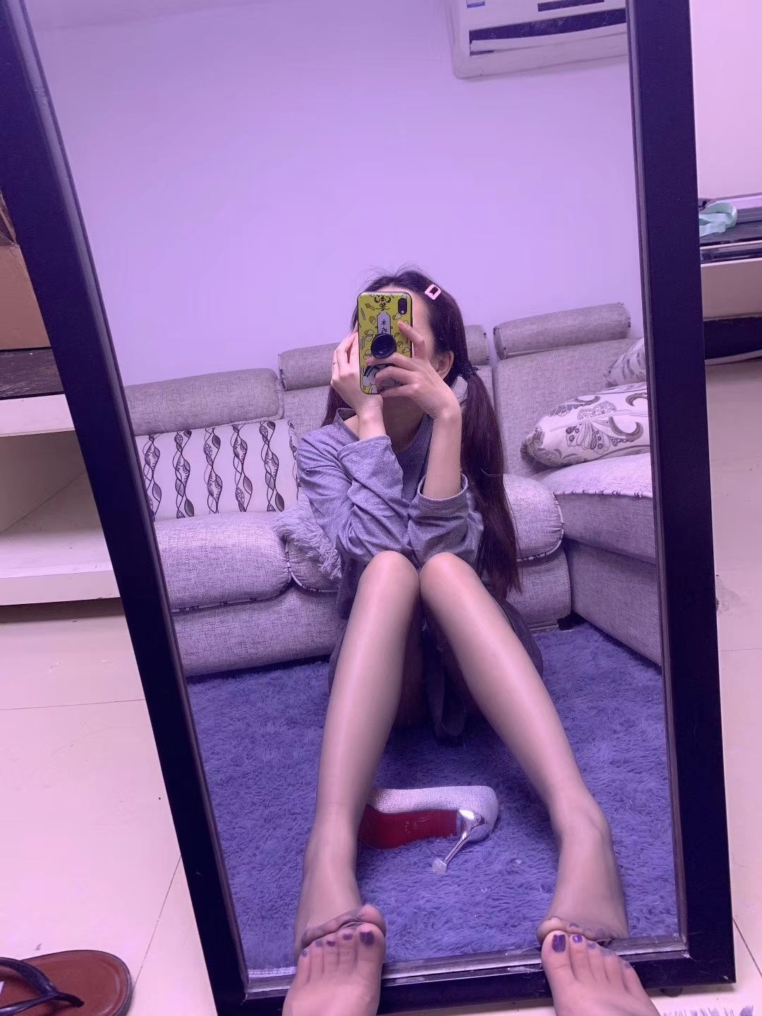 提袜少女镜前秀丝腿 (30)