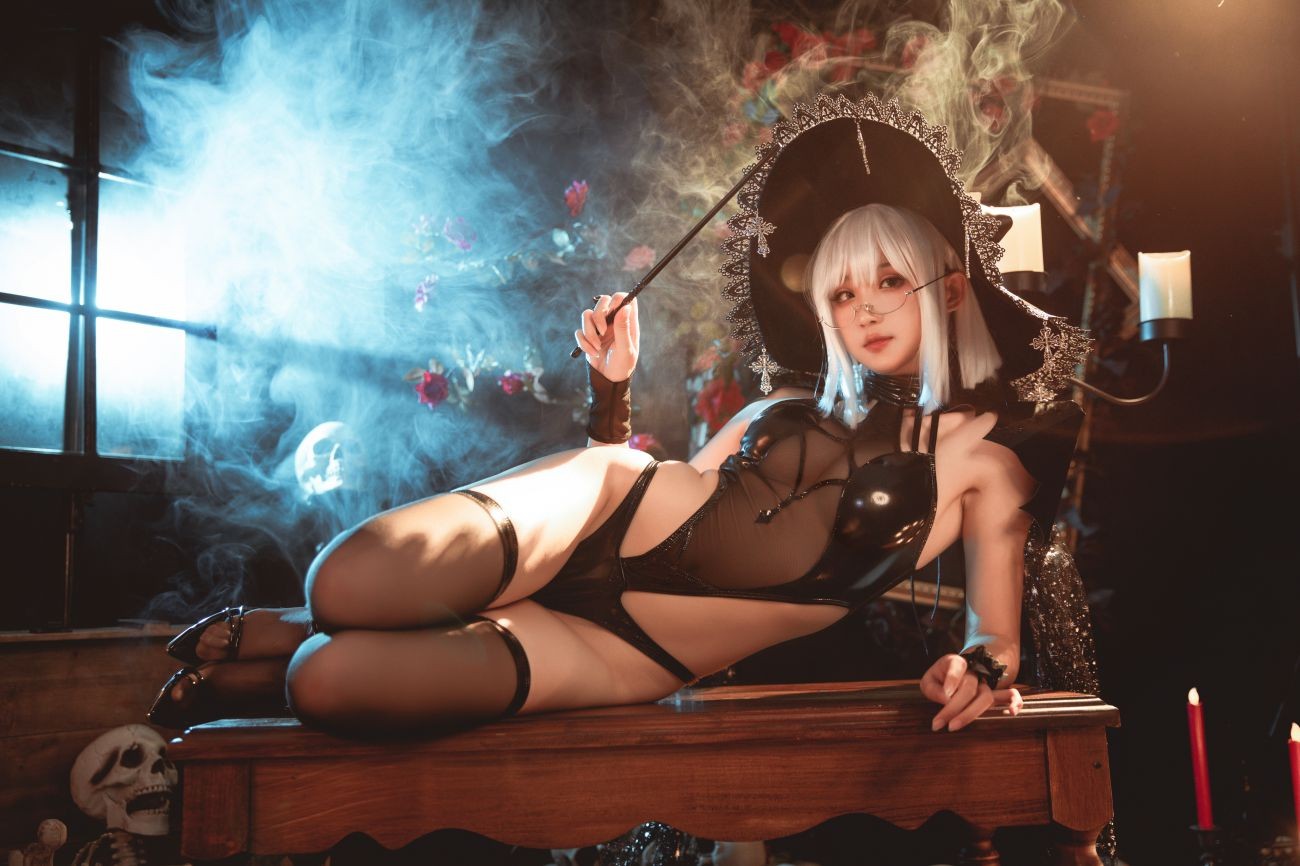 微博美少女瓦斯塔亚小龙虾Cosplay性感写真乌烟魔女 (26)