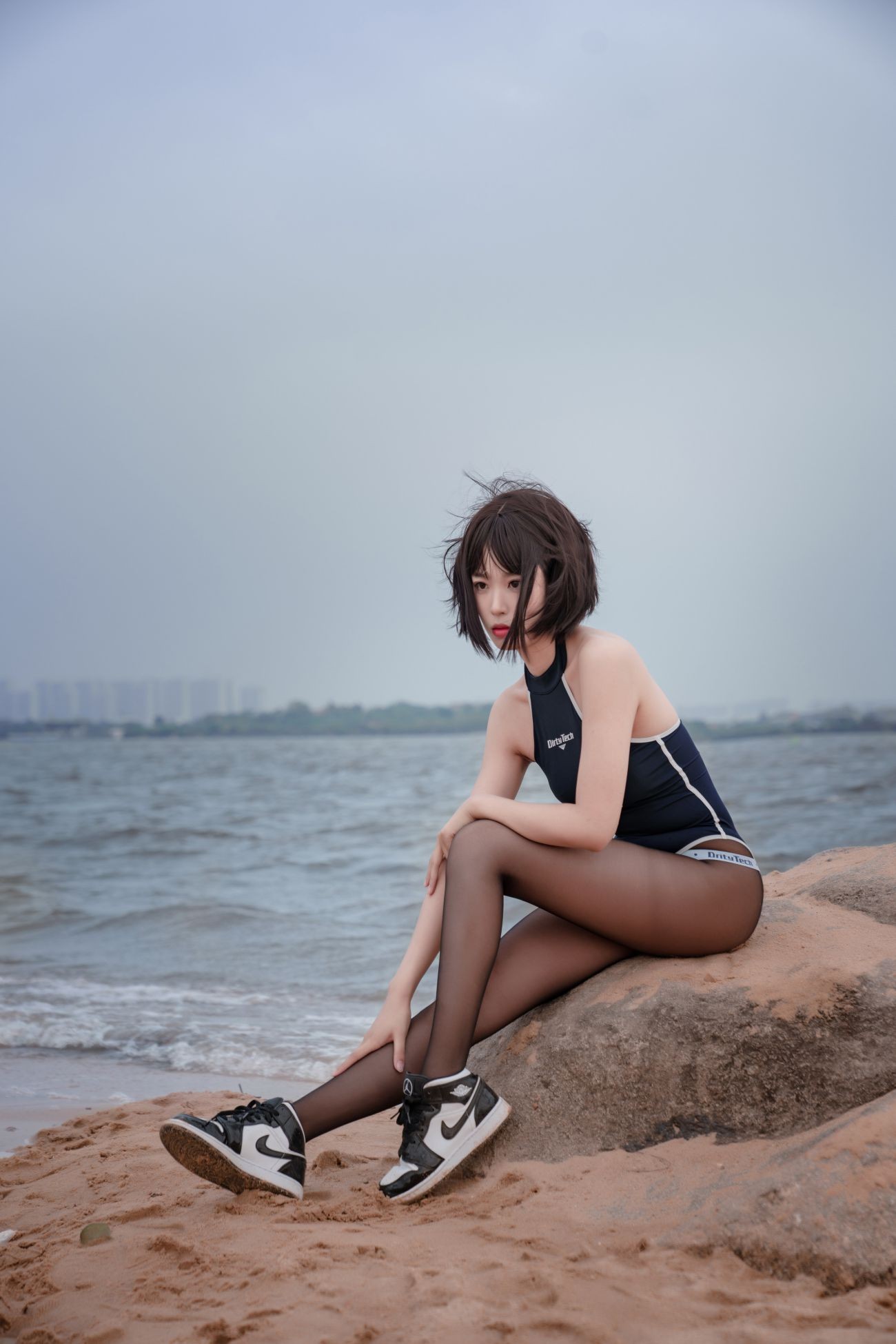 微博美少女轩萧学姐Cosplay性感写真沙滩竞泳 (46)