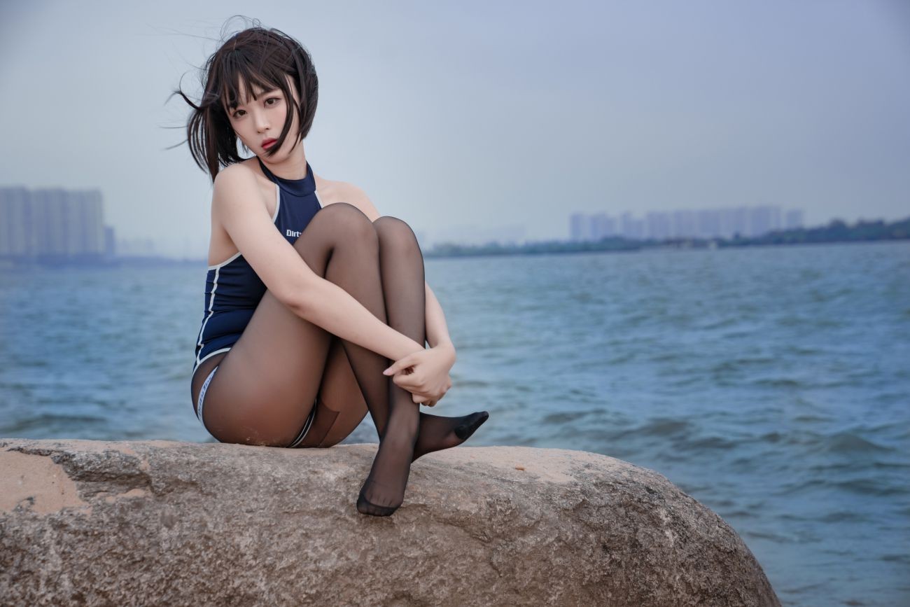 微博美少女轩萧学姐Cosplay性感写真沙滩竞泳 (25)