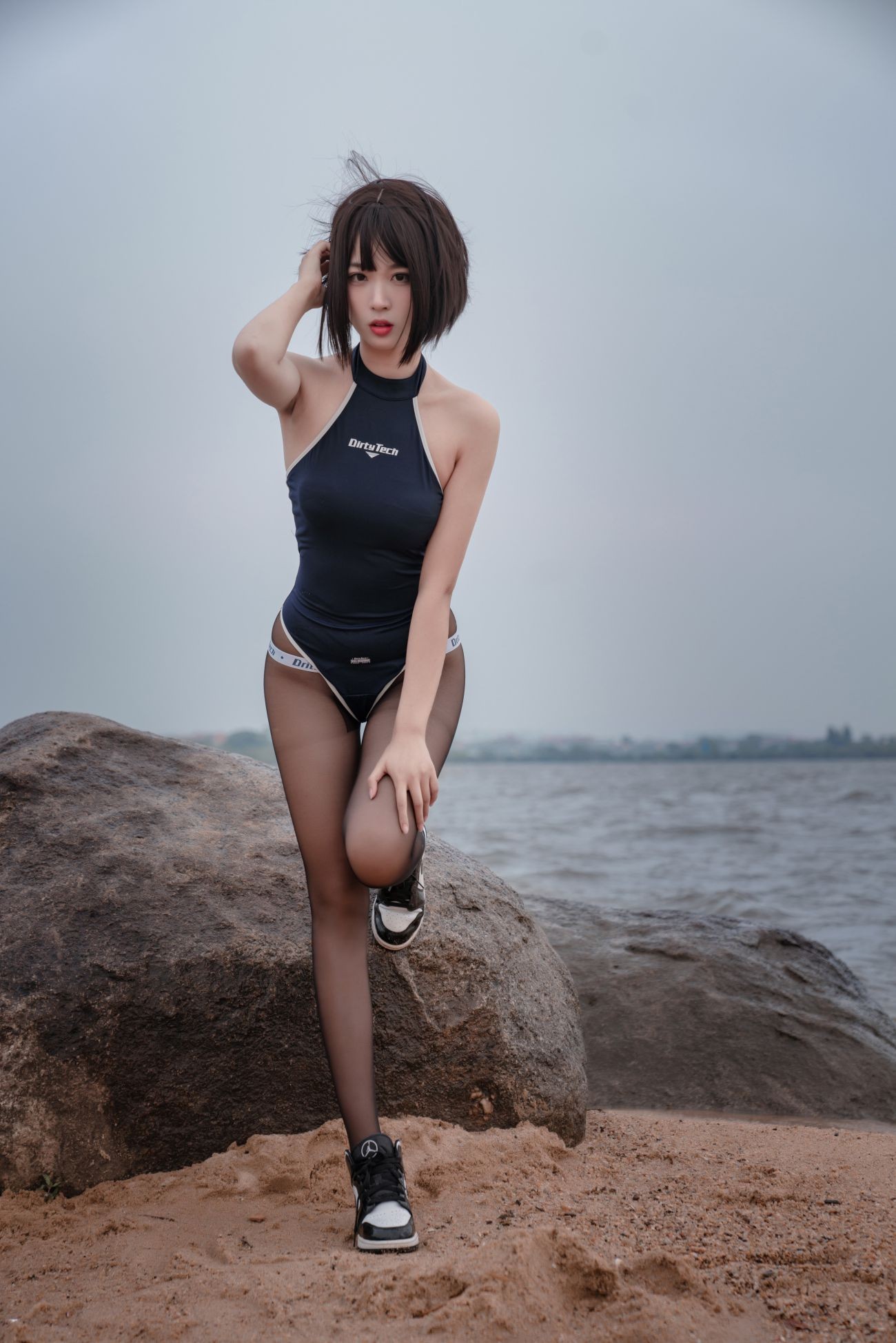 微博美少女轩萧学姐Cosplay性感写真沙滩竞泳 (42)