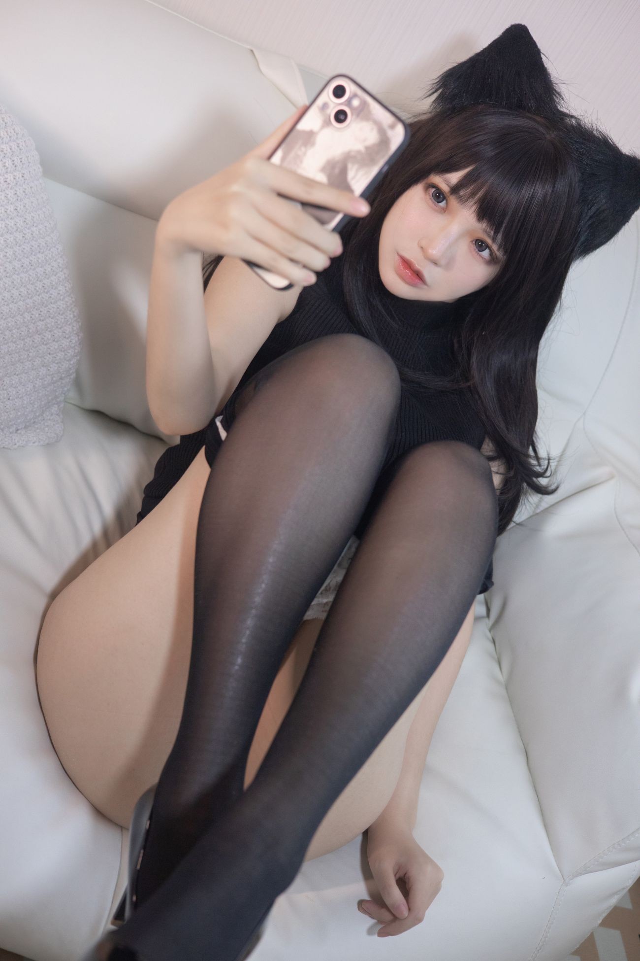 微博美少女疯猫Cosplay性感写真黑毛衣少女 (54)