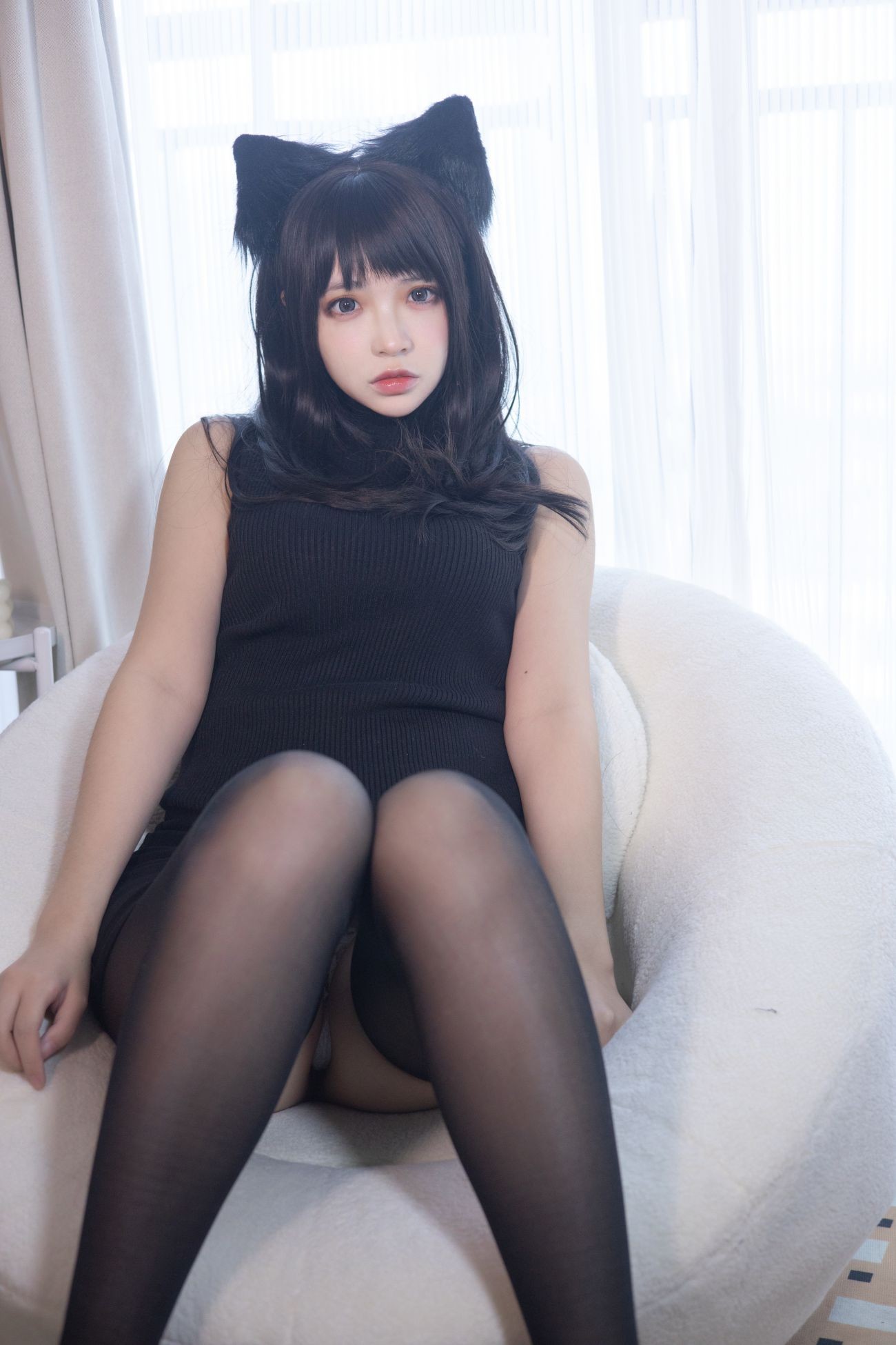 微博美少女疯猫Cosplay性感写真黑毛衣少女 (33)