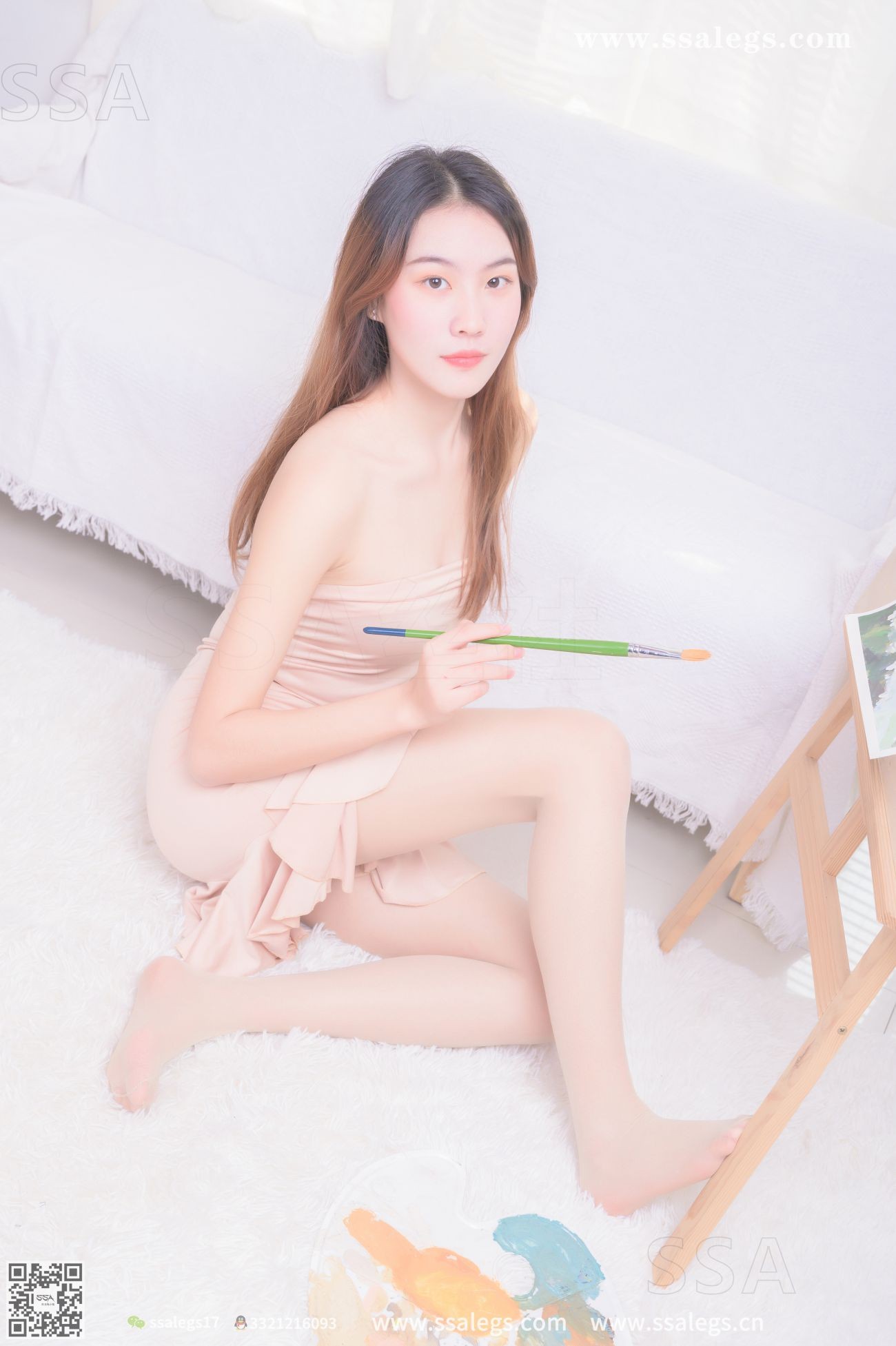 SSA丝社嫩模丝袜美脚写真第No.340期素素画师少女的透明高跟鞋肉丝袜上 (102)